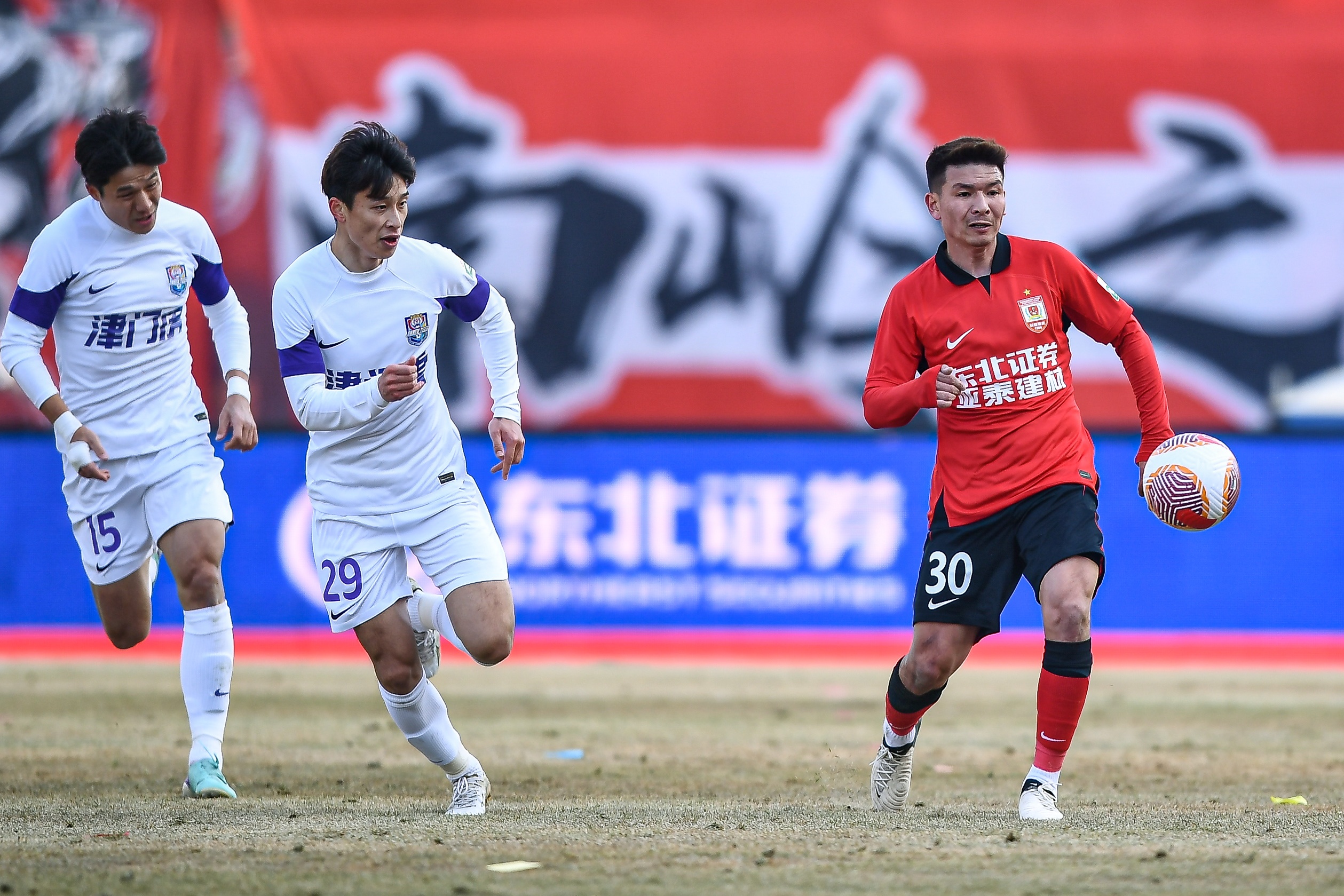 記者：津門虎熱身賽2-1戰(zhàn)勝亞泰，哈達(dá)斯和王秋明進(jìn)球